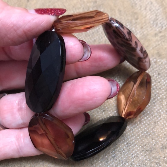 Black Amber and & Animal Print Stone Bracelet - Picture 4 of 5